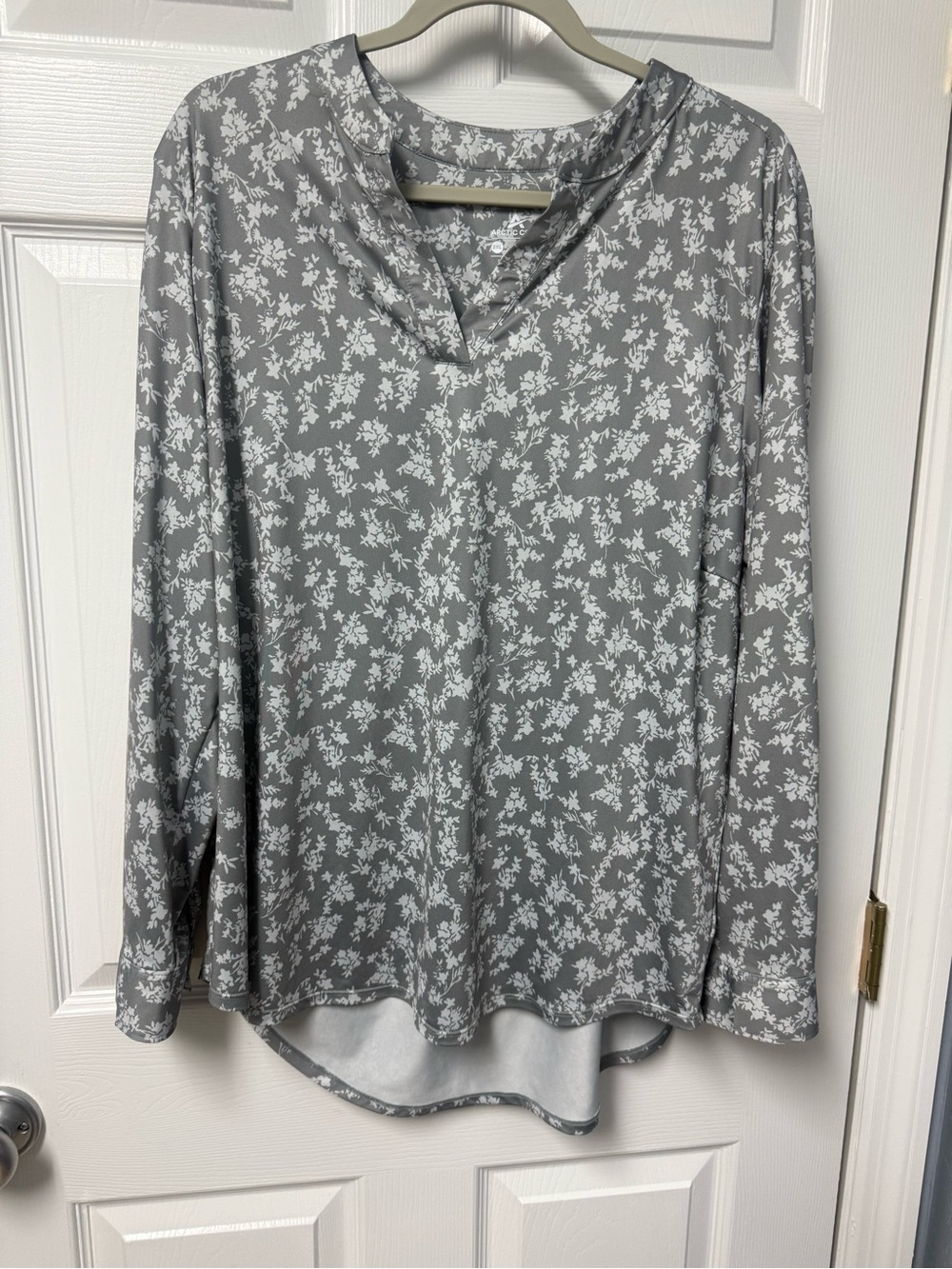 Gray Floral V-Neck Long Sleeve Blouse by